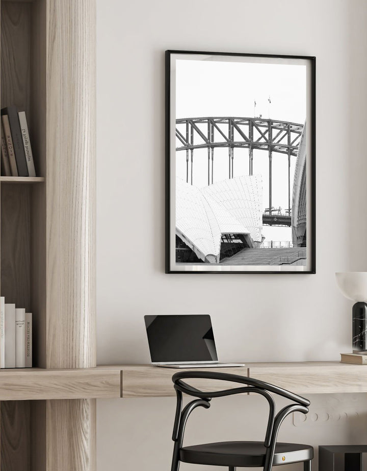 ICONIC SYDNEY BLACK AND WHITE