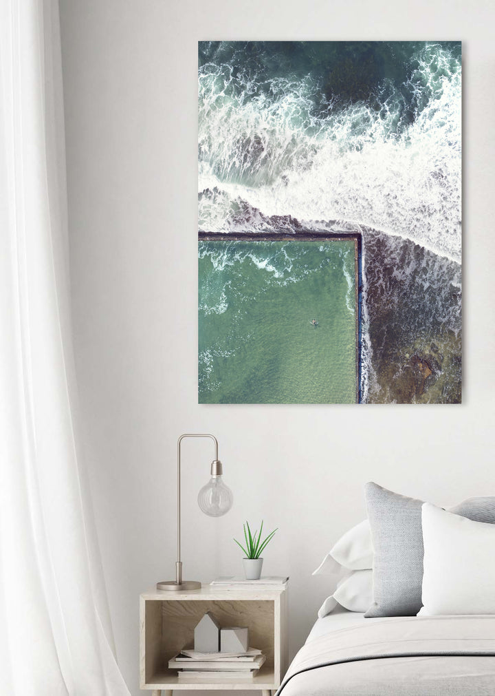 SHELLY BEACH SOLO SWIMMER